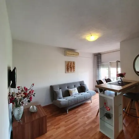 Apartment Petani